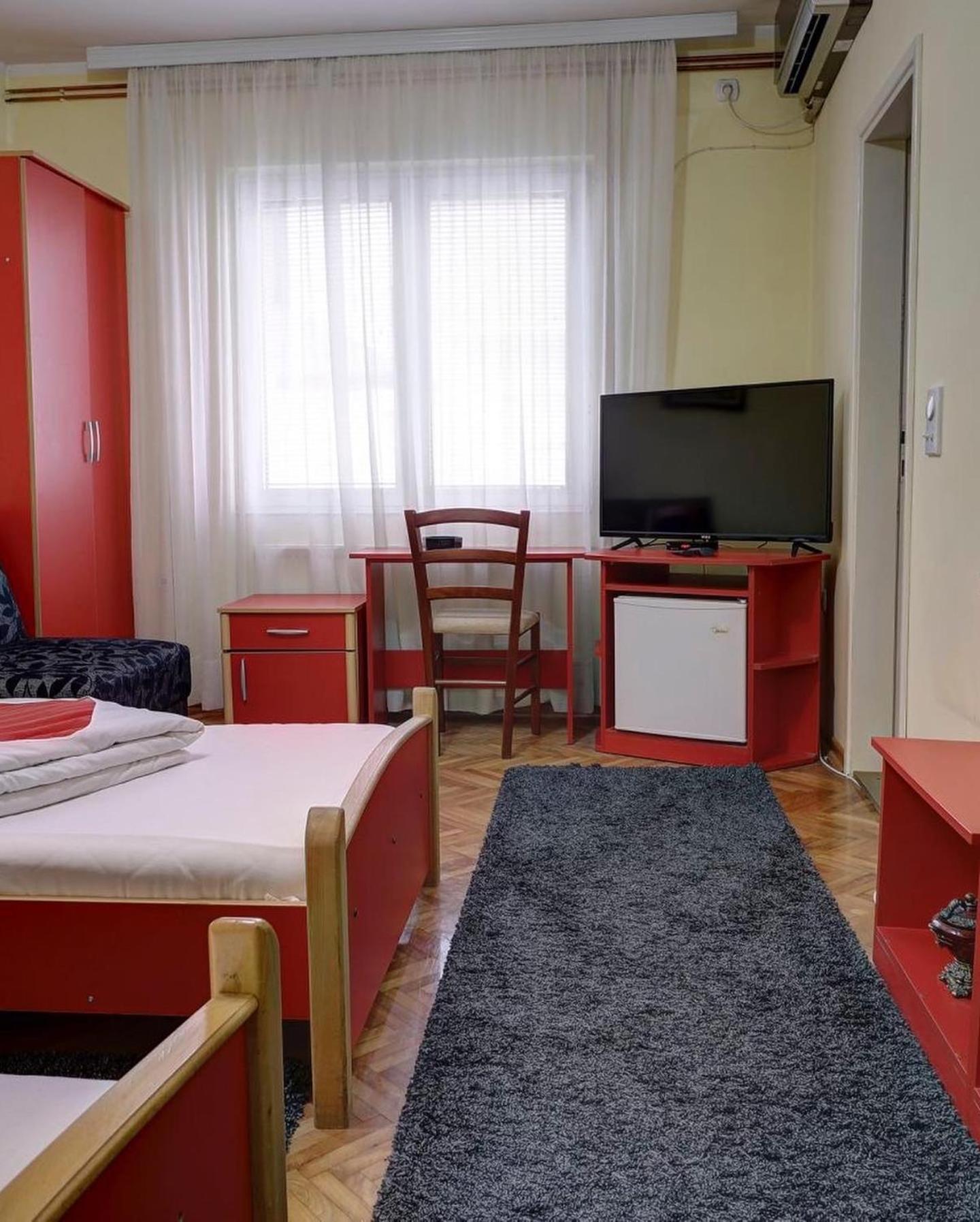 Hotel Perla Ldm Leskovac レスコヴァツ エクステリア 写真