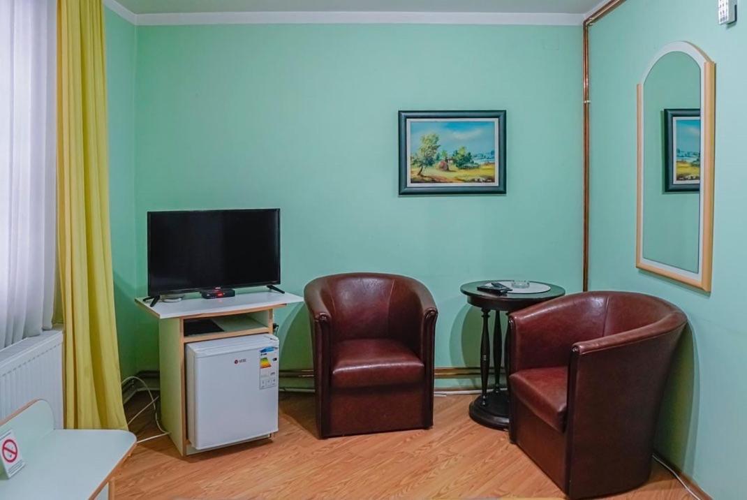 Hotel Perla Ldm Leskovac レスコヴァツ エクステリア 写真