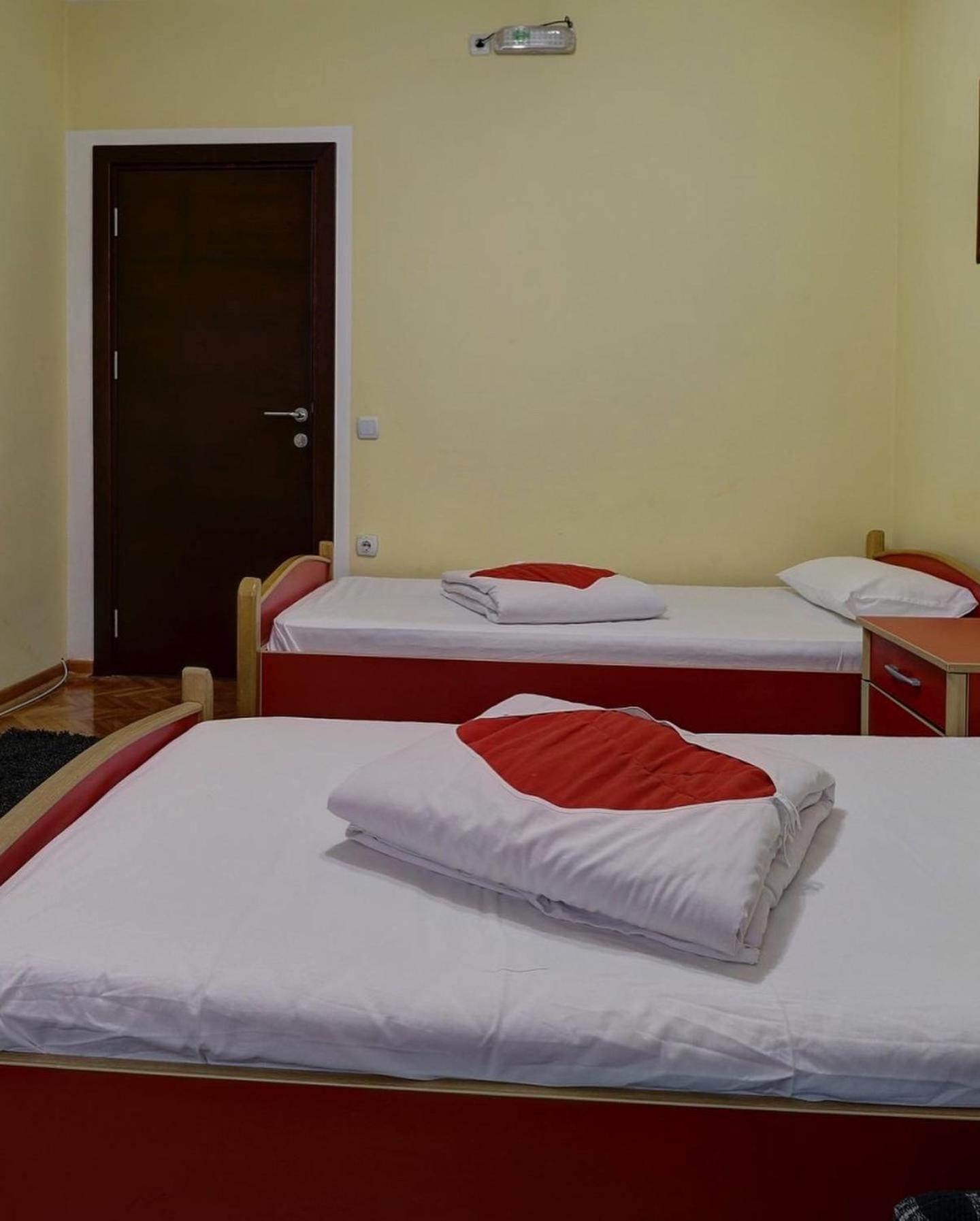 Hotel Perla Ldm Leskovac レスコヴァツ エクステリア 写真